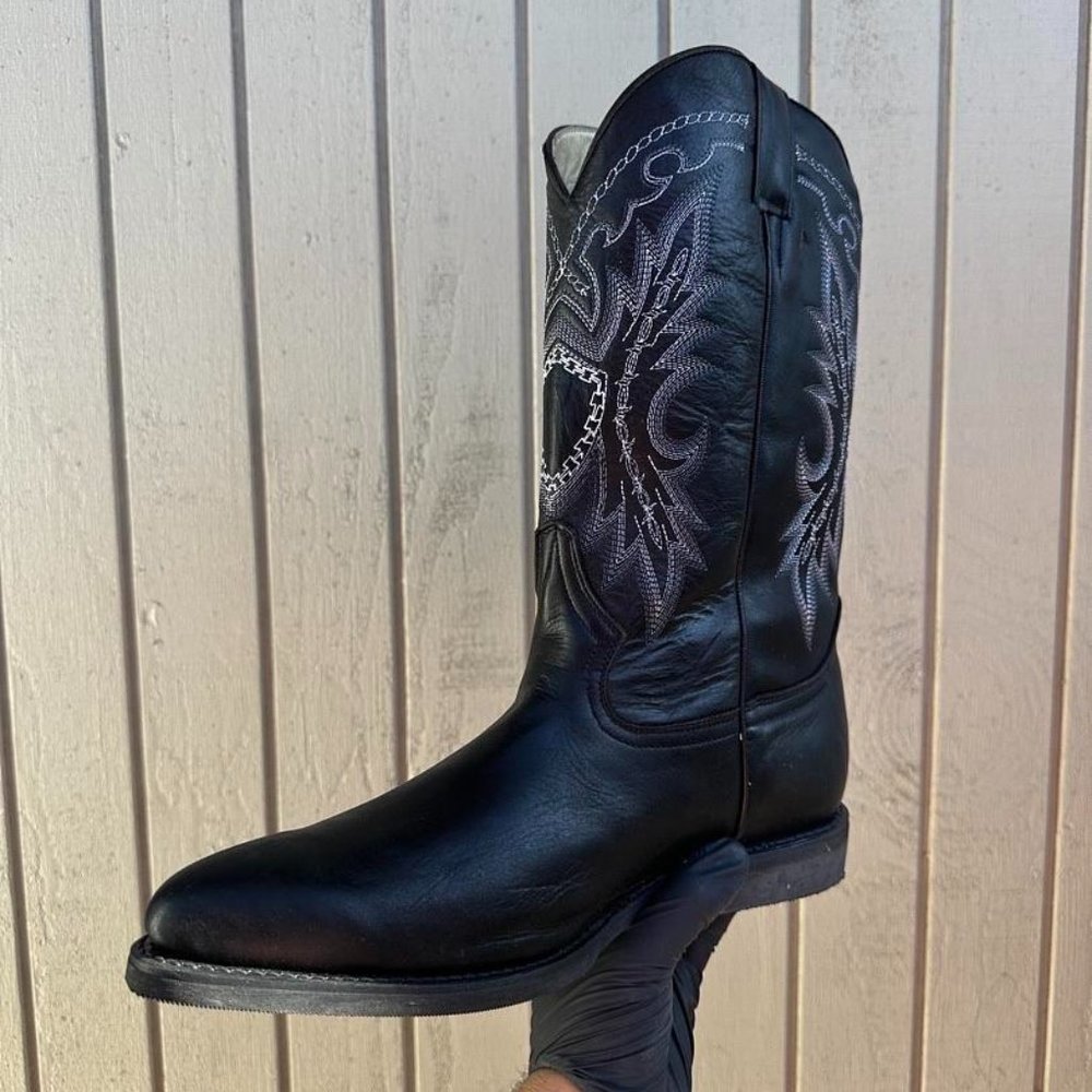 #78 Sonora Design Boot in Black Color with Obal Style Details